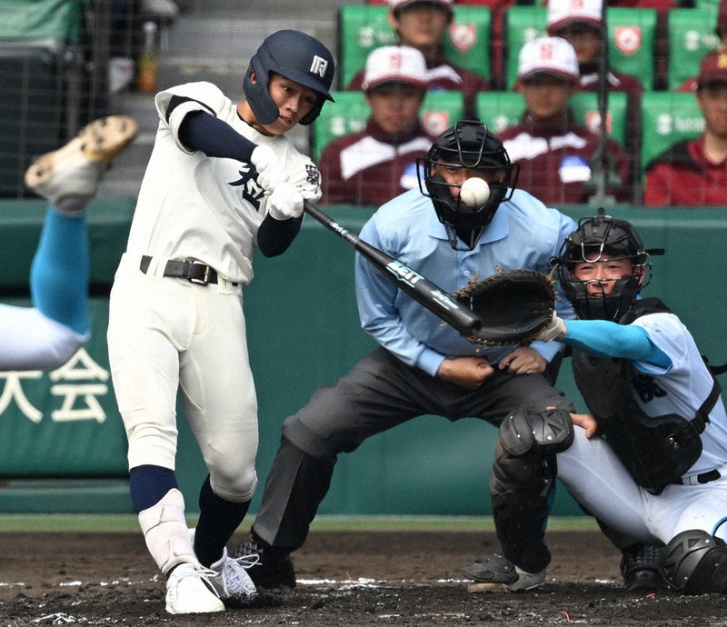 センバツ甲子園 西短 つなぐ意識11得点 山梨学院を振り切る ／福岡