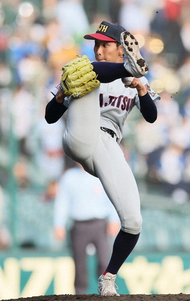 強豪校が打てない120キロ、元巨人のコーチと磨く センバツ浦和実