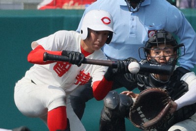 智弁和歌山の下位打線「木製コンビ」の小技で追加点 センバツ | 毎日新聞