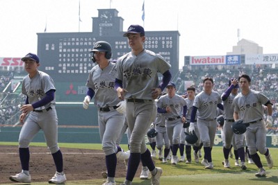 センバツ高校野球 花巻東「夏に帰ってくる」 流れつかめず悔し涙