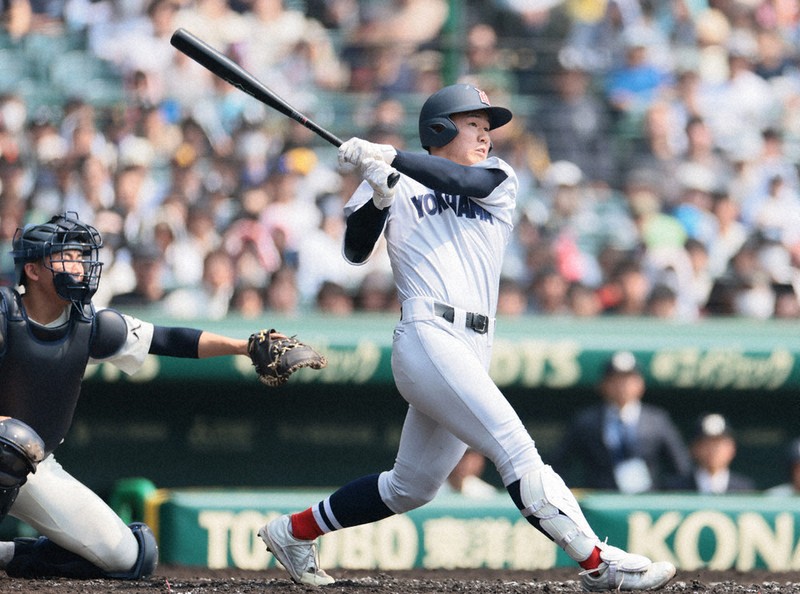 センバツ高校野球 横浜六回 投打覚醒 一挙3点 19年ぶり4強 ／神奈川