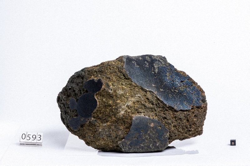 骨董品　鉱物　隕石　インド　1787年　火星隕石 骨董品 鉱物 隕石 インド 1787年 火星隕石
