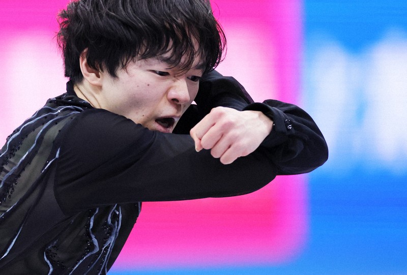 世界フィギュア男子 鍵山優真がSP2位 佐藤駿5位、壷井達也24位 | 毎日新聞