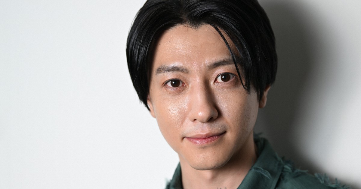 【大型配送SALE】鈴木拡樹さん掲載2ページ（A3サイズ配送）#56552 2.5次元から劇団☆新感線まで 鈴木拡樹さんの進化と演劇愛 | 毎日新聞