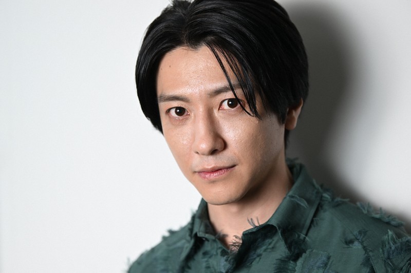 2.5次元から劇団☆新感線まで 鈴木拡樹さんの進化と演劇愛 | 毎日新聞