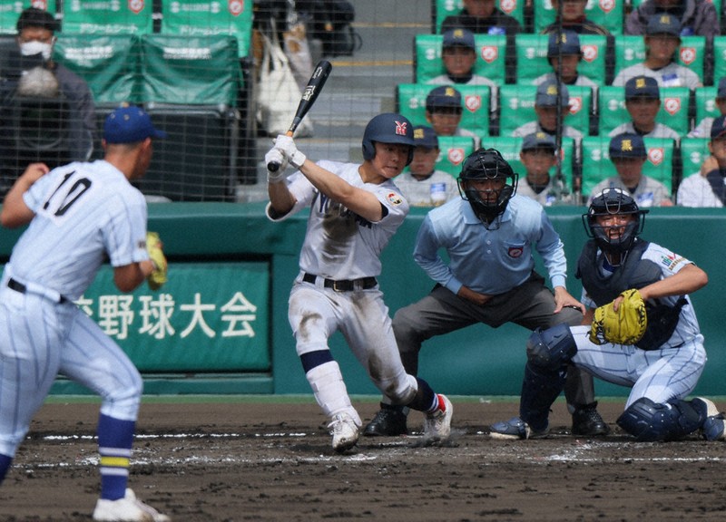 センバツ高校野球 横浜 19年ぶり王手 織田好投、打線も圧倒 ／神奈川