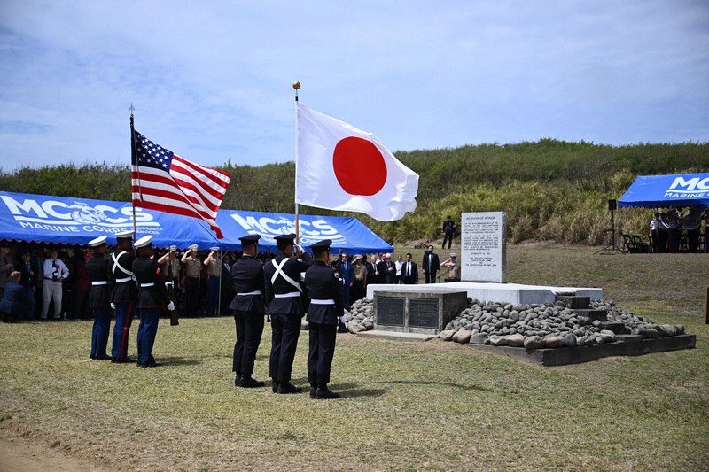 石破茂首相やヘグセス米国防長官が出席し、硫黄島で開かれた日米合同慰霊式＝東京都小笠原村で2025年3月29日午前11時9分（代表撮影）
