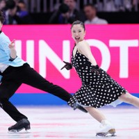 アイスダンスRDで演技する吉田唄菜、森田真沙也組＝米ボストンで2025年3月28日、吉田航太撮影