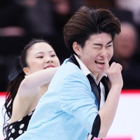 アイスダンスRDで演技する吉田唄菜、森田真沙也組＝米ボストンで2025年3月28日、吉田航太撮影
