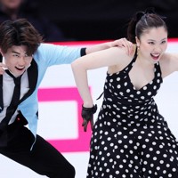 アイスダンスRDで演技する吉田唄菜、森田真沙也組＝米ボストンで2025年3月28日、吉田航太撮影