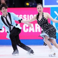 アイスダンスRDで演技する吉田唄菜、森田真沙也組＝米ボストンで2025年3月28日、吉田航太撮影