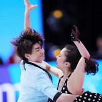 アイスダンスRDで演技する吉田唄菜、森田真沙也組＝米ボストンで2025年3月28日、吉田航太撮影