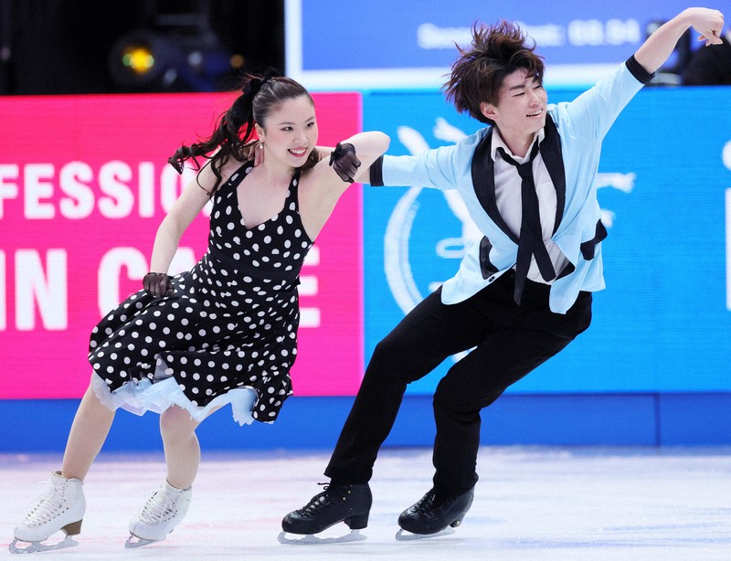 アイスダンスRDで演技する吉田唄菜、森田真沙也組＝米ボストンで2025年3月28日、吉田航太撮影