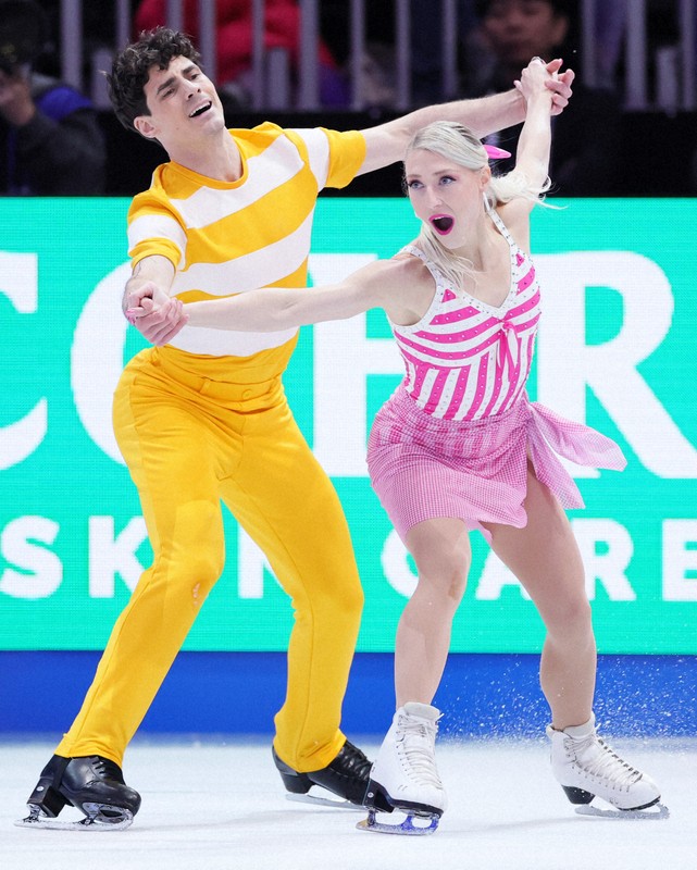 アイスダンスRDで演技するカナダのパイパー・ギレス、ポール・ポワリエ組＝米ボストンで2025年3月28日、吉田航太撮影