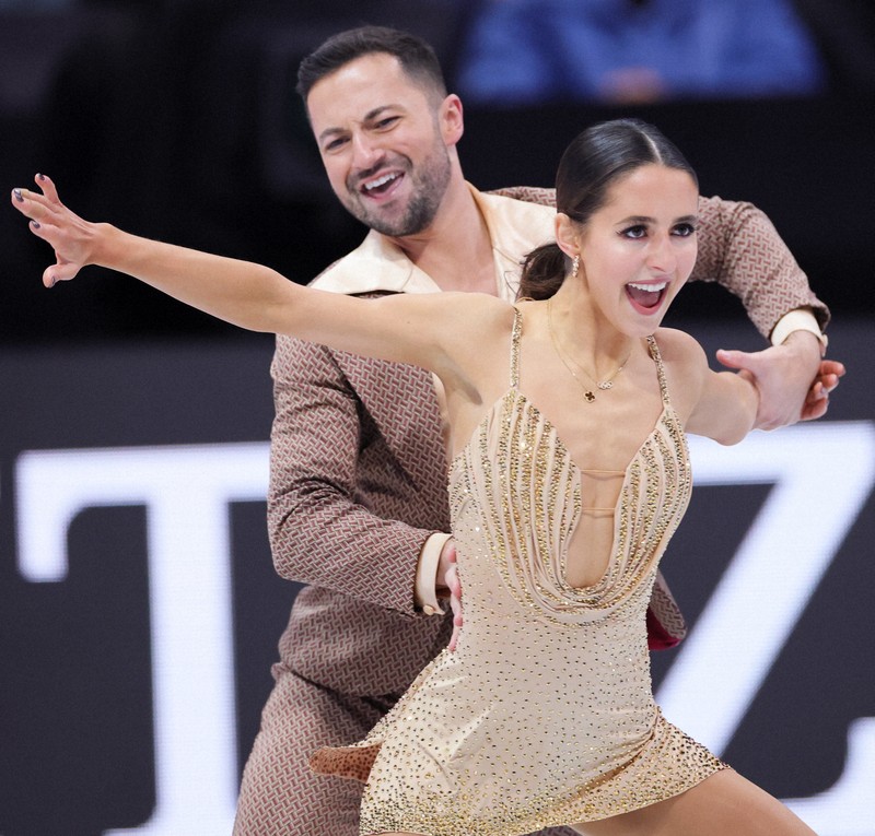 アイスダンスRDで演技する英国のライラ・フィア、ルイス・ギブソン組＝米ボストンで2025年3月28日、吉田航太撮影