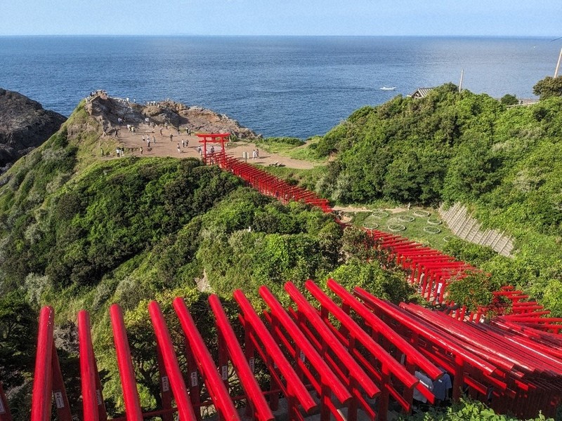 わたしのふるさと便：イチオシマップ 山口県 長門市「元乃隅神社」 海