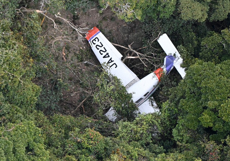 長崎の離島で民間小型機墜落か 搭乗の4人けがなし | 毎日新聞