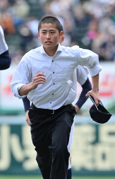 横浜「秋春連覇」支えたマネジャー 決断理由は「日本一」 センバツ