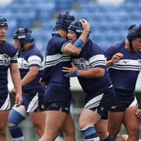 【桐蔭学園－京都成章】前半、トライを決めて喜ぶ桐蔭学園の選手たち＝熊谷スポーツ文化ラグビー場公園で2025年3月31日、猪飼健史撮影