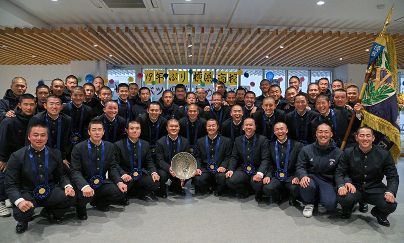 センバツ優勝の横浜高校が凱旋 [写真特集1/10] | 毎日新聞