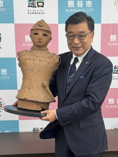 埴輪王国」熊谷、誇りに 「短甲の武人」レプリカ、市役所で展示 知名度