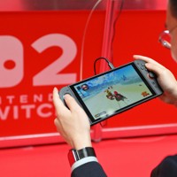 メディア向けに公開された「ニンテンドースイッチ2」を体験する記者＝東京都渋谷区で2025年4月3日午前10時4分、手塚耕一郎撮影