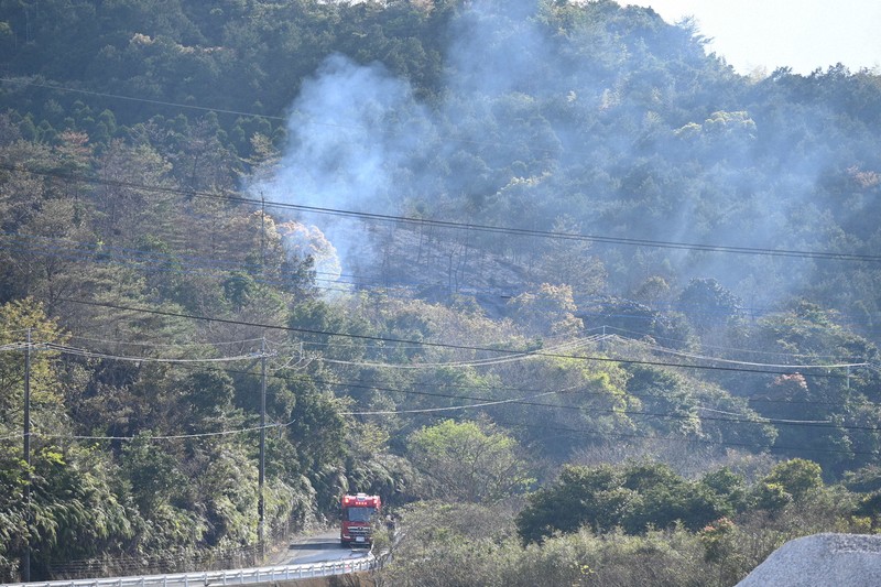 長崎・五島で山林火災 一時1500人超に避難指示 | 毎日新聞