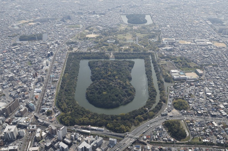空から見た古墳 大仙陵古墳 上石津ミサンザイ古墳 誉田御廟山