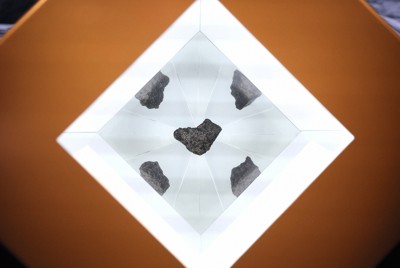 万博で見比べよう「月の石」「火星の石」 生命の起源に宇宙説で迫る