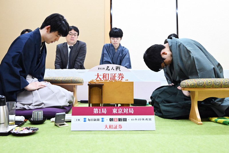 名人戦第1局 藤井名人が先勝 永瀬九段、終盤に反撃も一歩及ばず | 毎日新聞