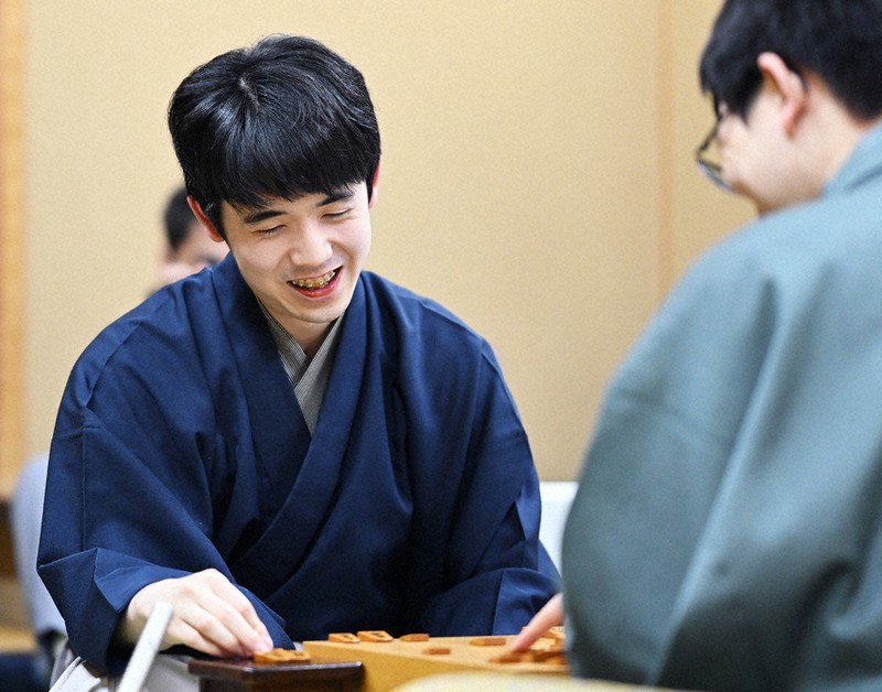 将棋：第83期名人戦 第1局 藤井、3連覇へ先勝 | 毎日新聞