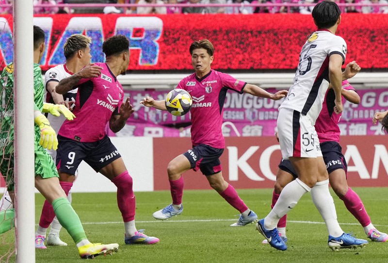 セレッソ大阪　トラックジャケット　デッドストック新品未使用　超激レア セレッソ大阪、ホームでの鹿島戦に15年ぶり勝利 「天丼」の末に | 毎日新聞