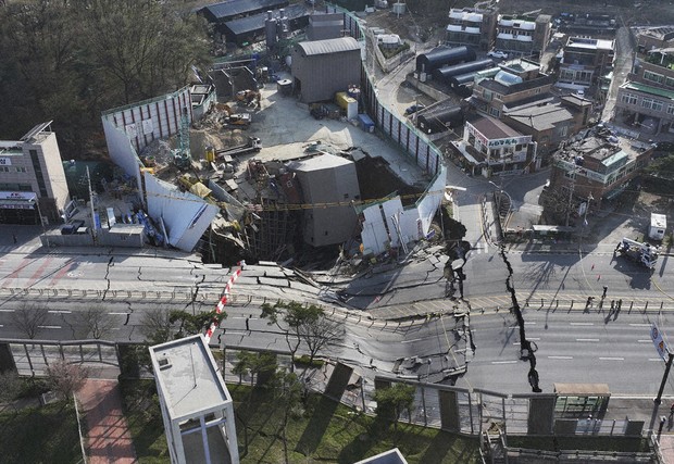 Worker rescued from collapsed subway construction site in South