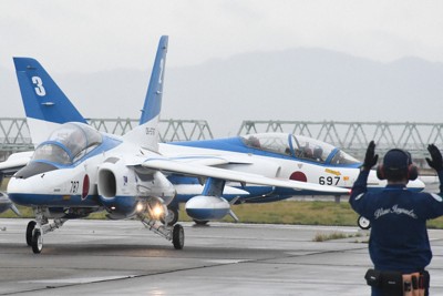 ブルーインパルス、展示飛行中止の経緯は? 隊長が「苦渋の判断