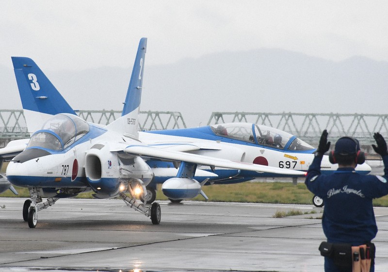 ブルーインパルス、展示飛行中止の経緯は? 隊長が「苦渋の判断