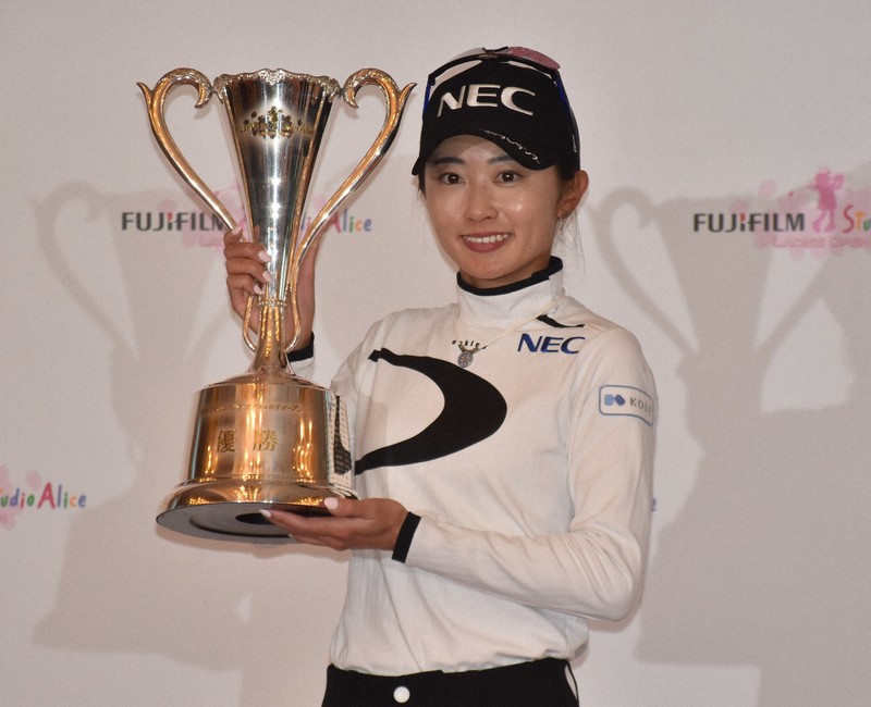 平常心のまま集中」 優勝の安田祐香、父の教え生かす 女子ゴルフ