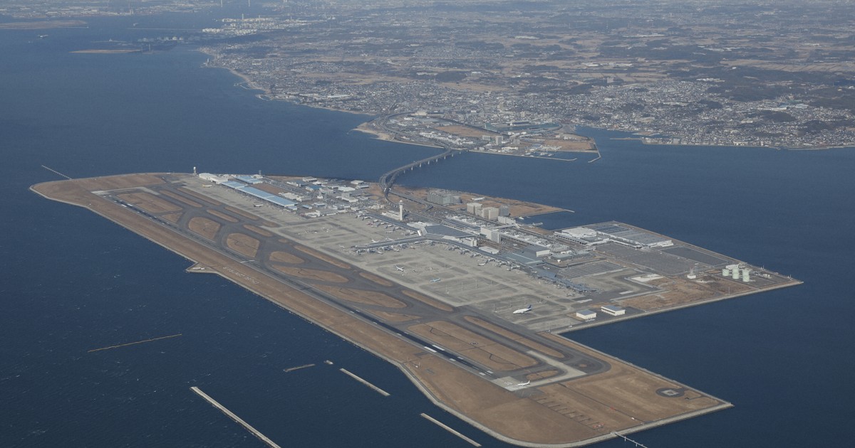 Private jet veers off Chubu airport runway, causing brief closure