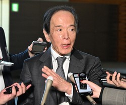「トランプ関税」を巡る混乱で日銀の追加利上げは一時停止か。写真は日銀の植田和男総裁＝首相官邸で2025年2月20日、平田明浩撮影