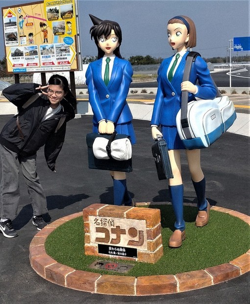 蘭と園子に会いに行こう！ コナン通り、キャラ像お目見え 北栄