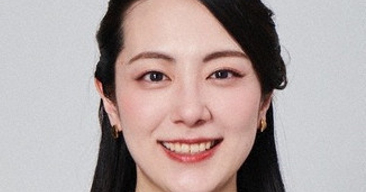 室谷由紀女流二段揮毫 （額縁付き）/ 将棋高級プラ駒 / 将棋ソフト盤 棋界新時代：将棋で作法身に付いた 将棋 室谷由紀女流三段 | 毎日新聞