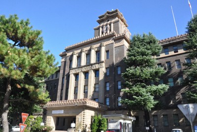 名古屋市役所＝名古屋市中区で2020年12月4日午後0時43分、岡正勝撮影