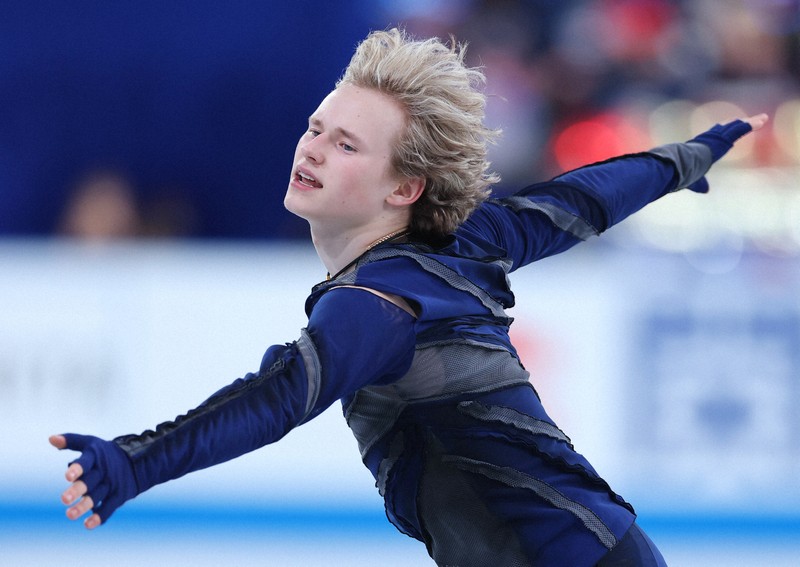 フィギュア世界王者のマリニン 貫禄の演技でSP1位 世界国別対抗 | 毎日新聞