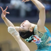 全日本体操個人総合選手権の女子決勝で岸里奈が初優勝 [写真特集1/11