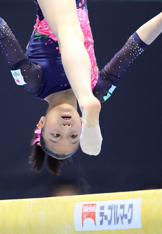 全日本体操個人総合選手権の女子決勝で岸里奈が初優勝 [写真特集1/11
