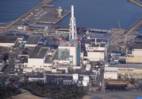 日本原子力発電の東海第2原発。長期運転停止で発電はゼロだが、東京電力は毎年、基本料金などを支払っている＝茨城県東海村で2021年3月18日、本社ヘリから撮影