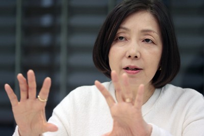 大川原化工機冤罪事件について話すジャーナリストの浜田敬子さん＝東京都千代田区で2025年4月9日、小林努撮影