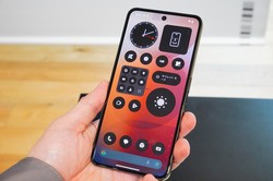 4月15日に発売した英Nothing社の「Nothing Phone（3a）」＝記事中の写真はすべて筆者撮影