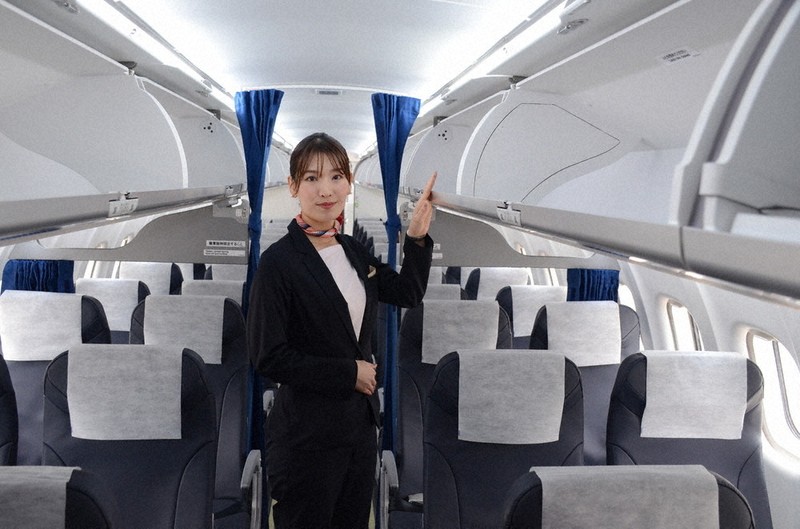 佐渡へ優雅な旅を トキエア3号機公開 ／新潟 | 毎日新聞