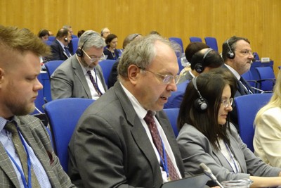 NPT再検討会議に向けた準備委員会で一般討論演説に臨むロシアの代表者＝ウィーンで2023年8月1日午後4時19分、念佛明奈撮影