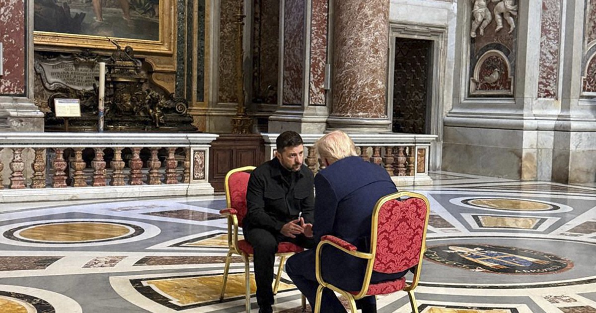 トランプ氏とゼレンスキー氏、ローマ教皇葬儀後の再会談は見送り